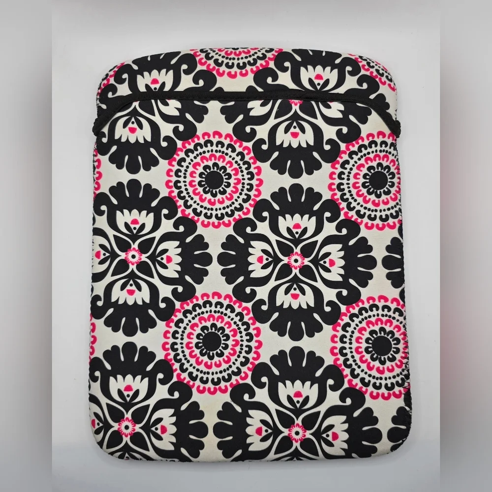 Thirty One Tote A Tablet Sleeve Case Soft Pink Pop Medallion Print 8 x 10 EUC